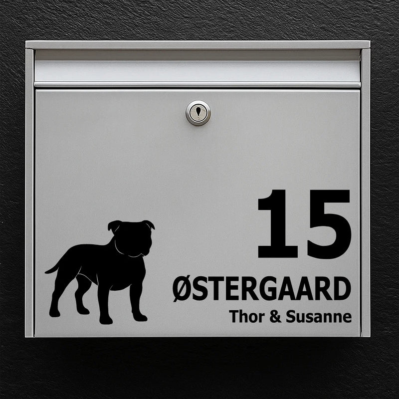 Briefkastenaufkleber mit Staffordshire Bullterrier