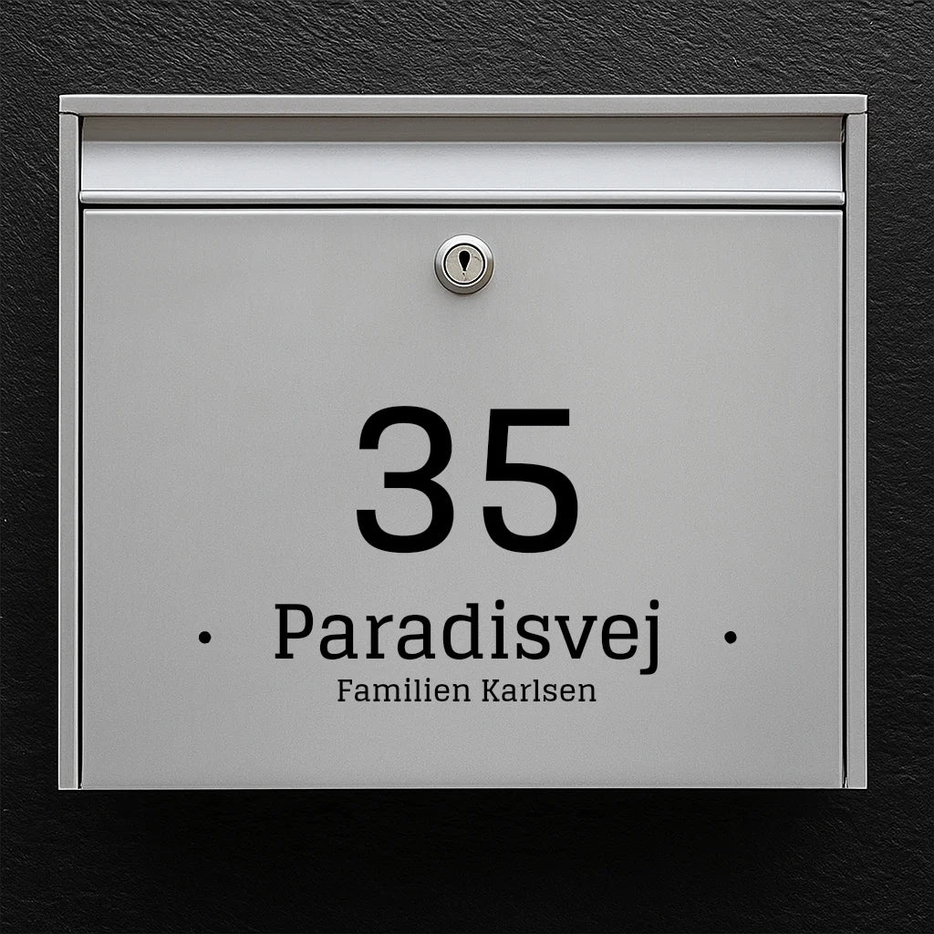 Briefkastenaufkleber – große Hausnummer mit Mittellinie (Straßenname oder Familienname)