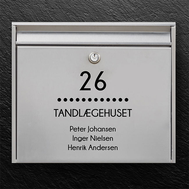 Firmenschild für Briefkasten – Hausnummer, Punkttrennzeichen und Firmenname mit Mitarbeiterliste – wetterfeste Vinylfolie