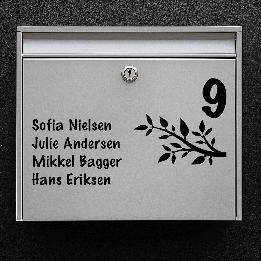Briefkastenschild mit Zweig- und Blattmotiv – große Hausnummer und mehrzeilige Namensliste – wetterfestes Vinyl